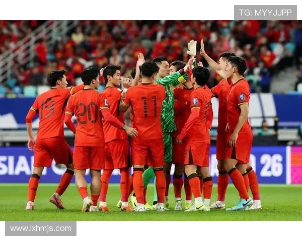 国际足球格局演变与强队博弈新