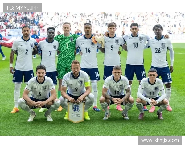 乌拉圭前锋险些绝杀英格兰